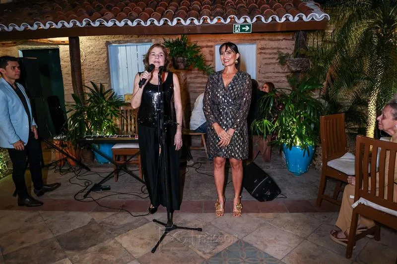 Ana Lúcia Gondim e Clea Girão