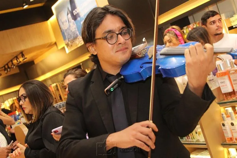 Le’loyn Parfums apresenta perfume Carmina