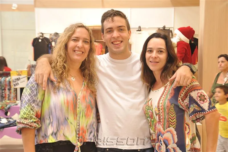 Ana Luiza e Renan Ximenes e Eneida Frota