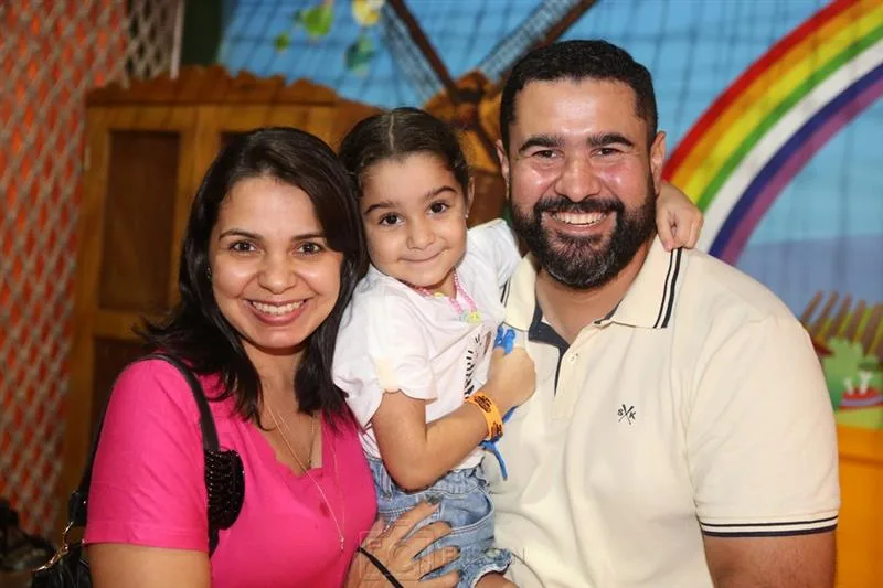 Carolina, Sophia Abraão e Luis Castro