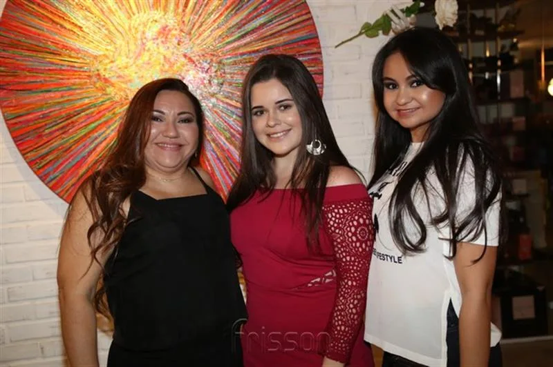 Alana Fernandes, Clara Ferreira e Lourdes Fernandes