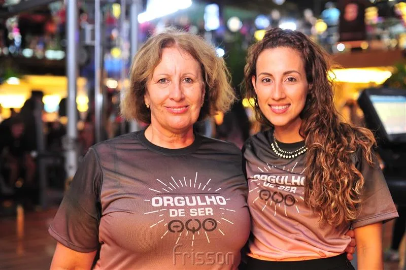 Annette de Castro e Sasha Reeves
