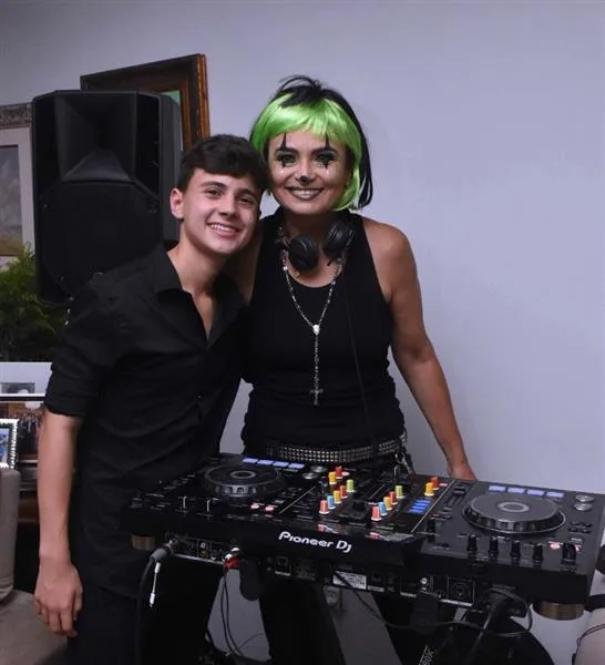 Victor Barroso e DJ Sandra Bull