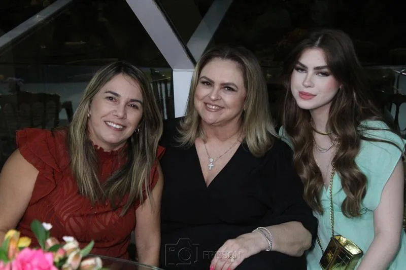 Aguiara Aguiar, Mara e Beatriz Figueiredo
