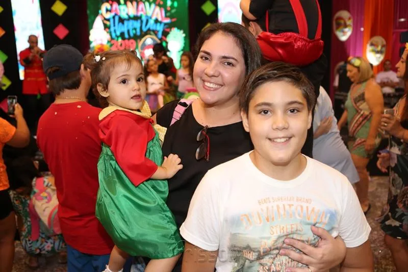 Beatriz, Rayhna e Eduardo Rodrigues,