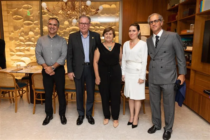 Eduardo Neves, Ricardo Cavalcante, Nilza Mendonça, Águeda Muniz e André Bichucher.