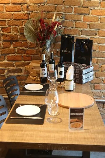 Estela Pizza + Brava Wine