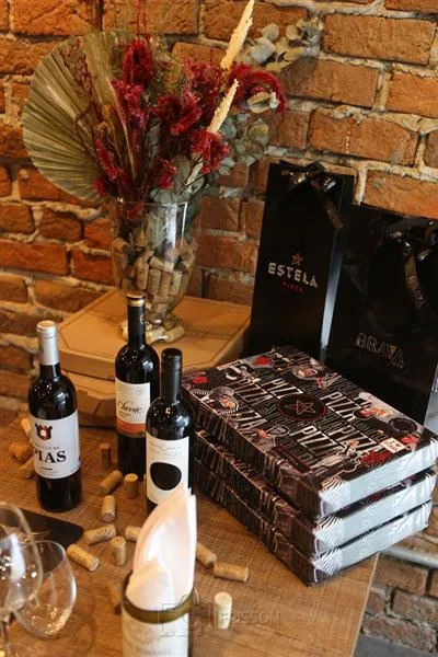 Estela Pizza + Brava Wine