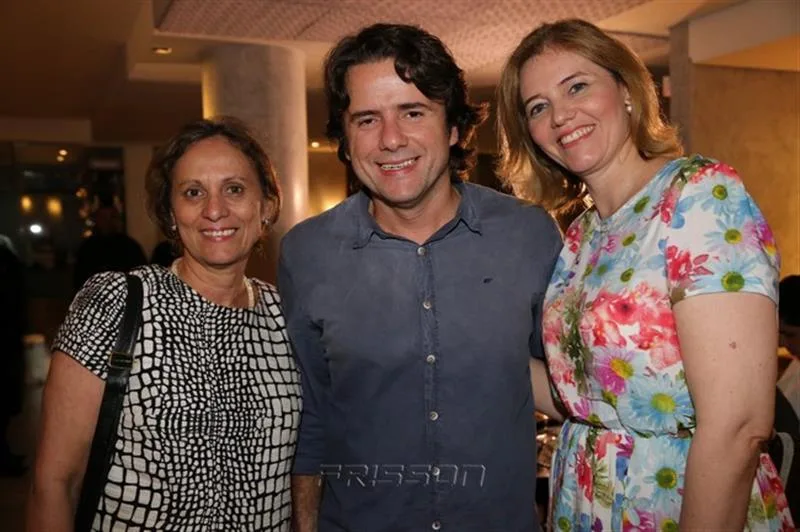 Dina Sampaio, Cyro Thomas e Isabela Martin