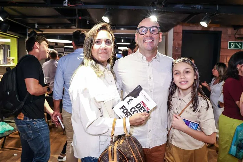 Andrea, Eduardo e Maria Eduarda Skaty