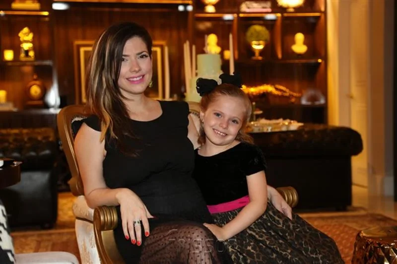 Ana Claudia e Constanza Macedo.