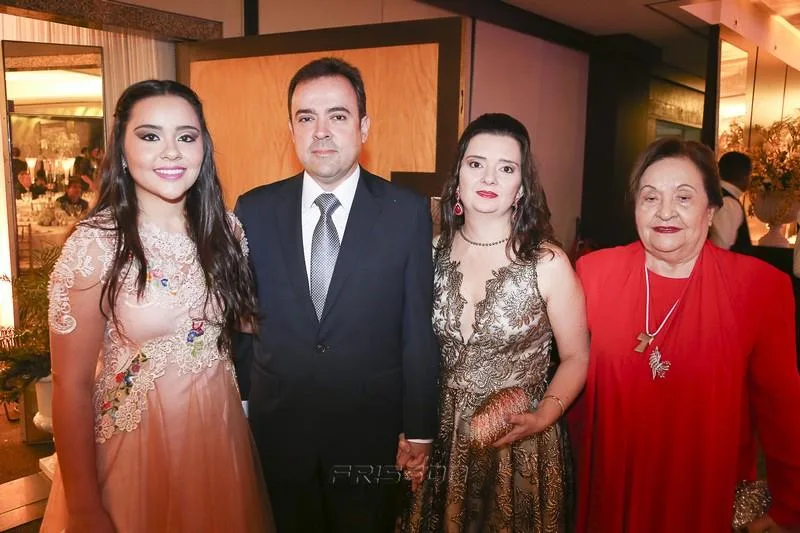 Carolina, Viana Neto, Miyuki Viana e Teresa Viana
