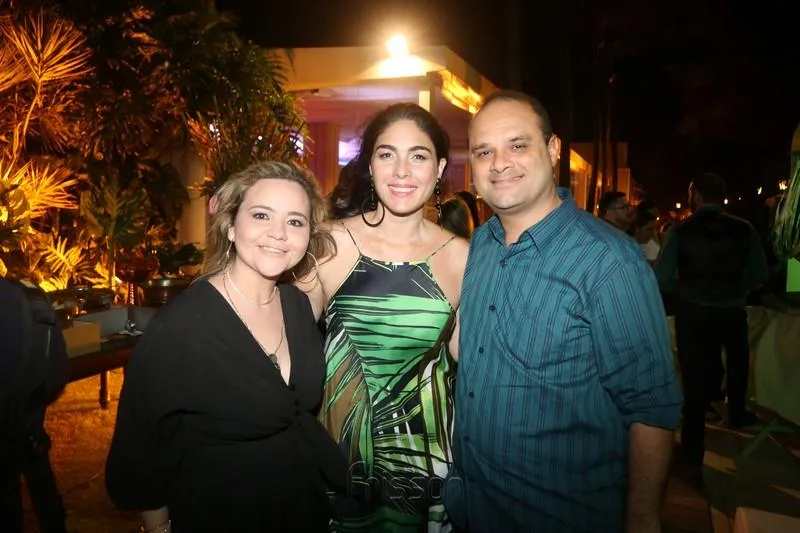 Amanda Arruda, Izabela e Adriano Fiúza