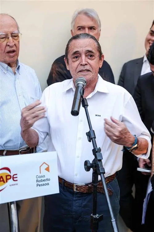 Carlos Castelo