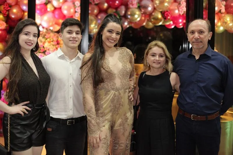Alessandra, Luis Gustavo Magalhães, Alyce Maia, Maria Alison e Edson Magalhães