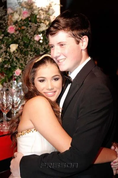 Angelita Philomeno e Douglas Vidigal