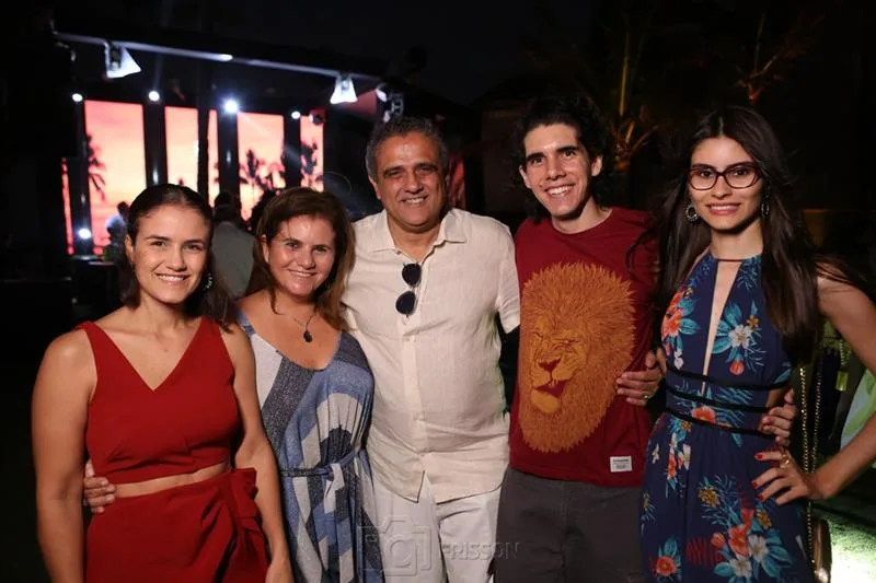 Andrea, Islani, Andre Versosa, Evandro Colares e Agata Ferrari