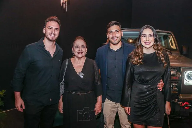 Andre, Lena, Rafael Carvalho e Vitoria Vieira