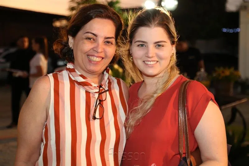 Ana Beatriz e Mariana Linhares