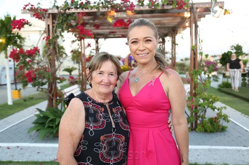 Celia Bezerra e Ariany Costa