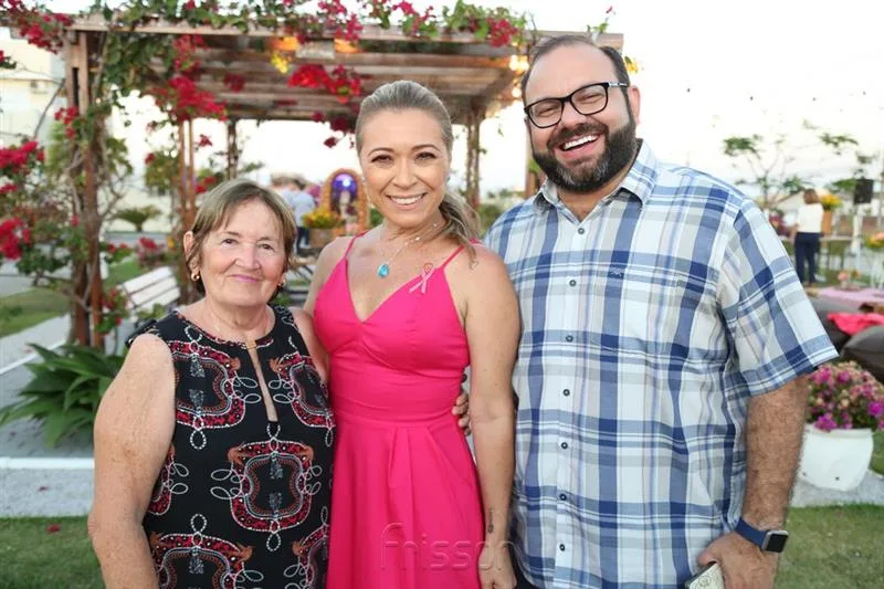 Celia Bezerra e Ariany e Victor Costa