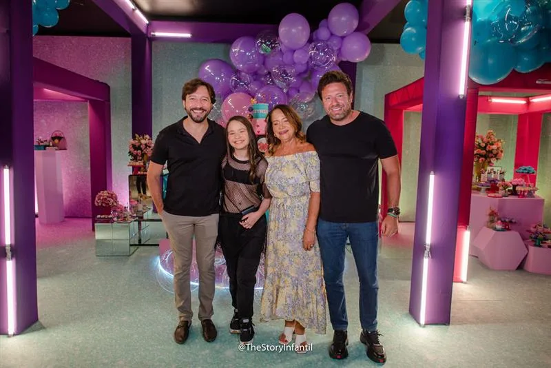 10 anos Esther Almeida