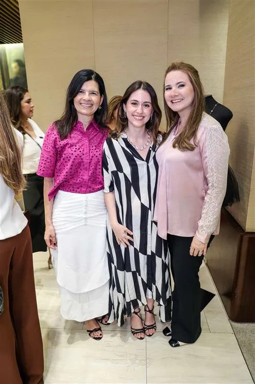 Alessandra de Oliveira, Luiza Adas e Eveline Luna