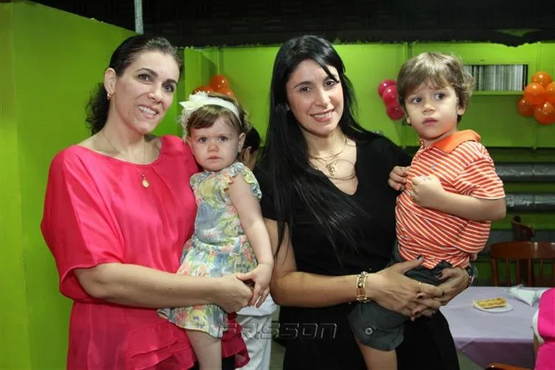 Fabiana Sousa, Katharina Sousa, Fernanda Miranda e João Guilherme Sousa