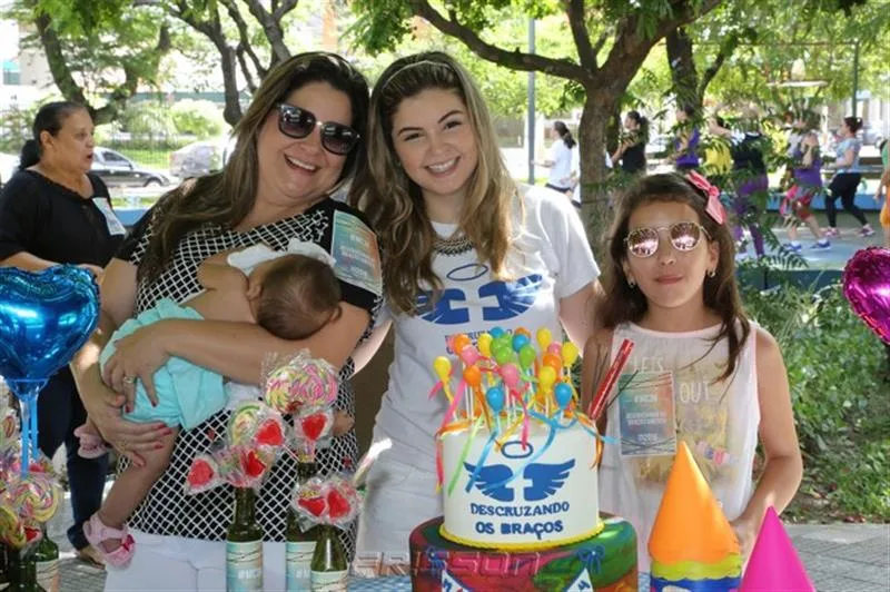 Adriana Siqueira, Maria Claudia Studart e Maria Eduarda Siqueira