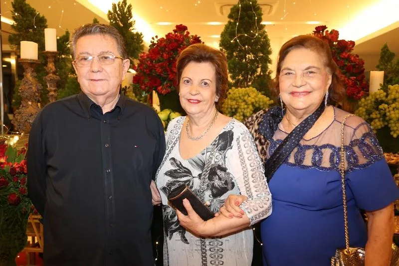 Alberto e Enoi Carneiro e Aunésia Ayres de Moura