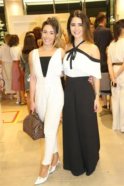Amanda Telles e Carol Freitas