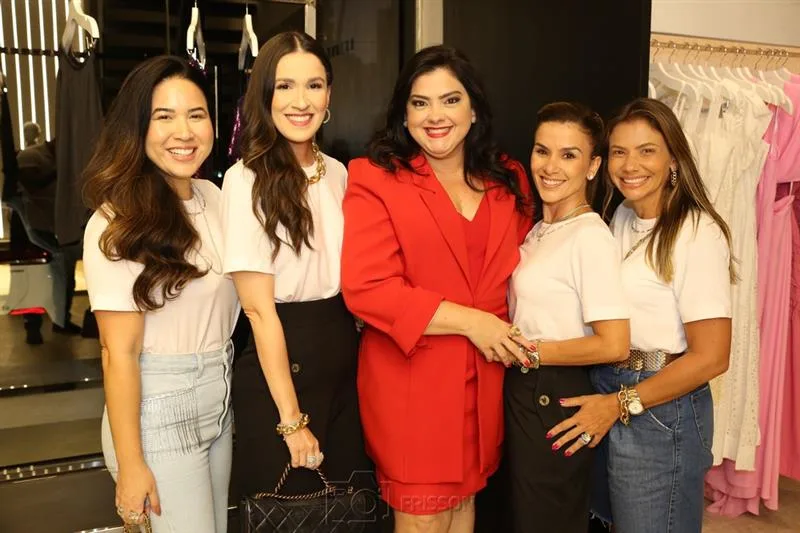 Carol Yamazaki, Giuliana Botelho, Viviane Almada, Roberta Quaranta e Vanessa Queirós