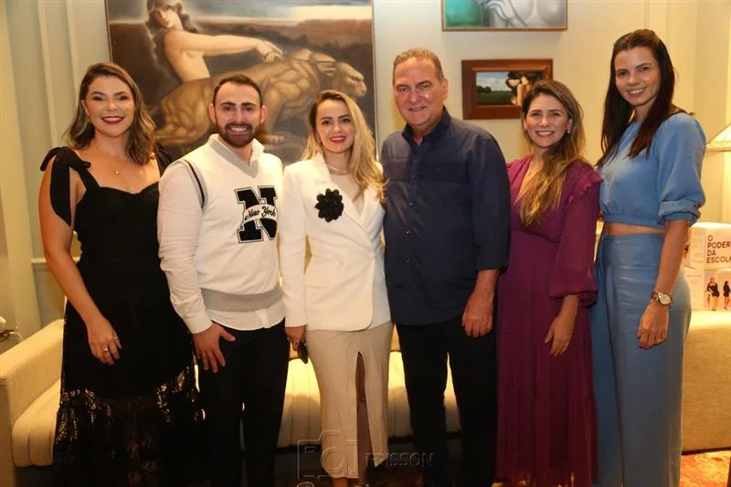 Bárbara Severo, Vinícius Ferreira, Jordana Fenelon, Jório, Nathália da Escóssia e Carol Studart