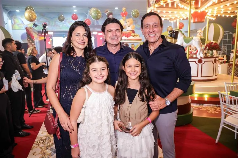 Andrea, Rômulo, Sabrina, Leticia Santos e Viana Júnior