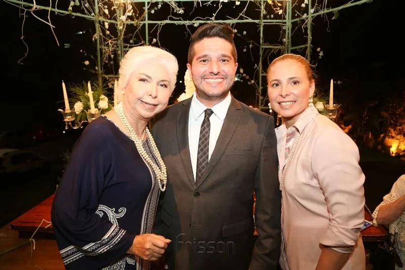 Alodia e Samira Guimarães com Pedro Gurjão