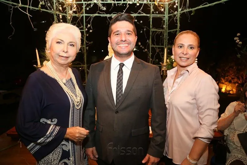 Alodia e Samira Guimarães com Pedro Gurjão