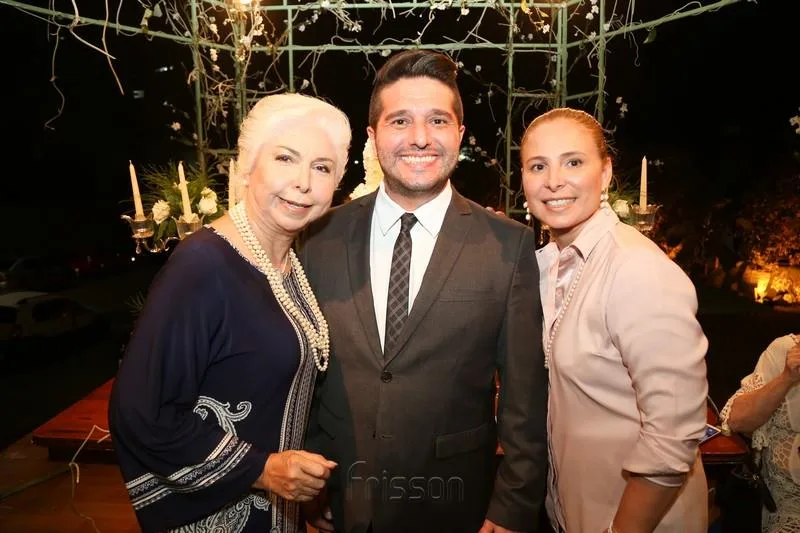 Alodia e Samira Guimarães com Pedro Gurjão