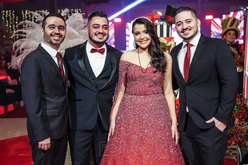 15 anos Nina Ester