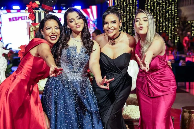 15 anos Nina Ester