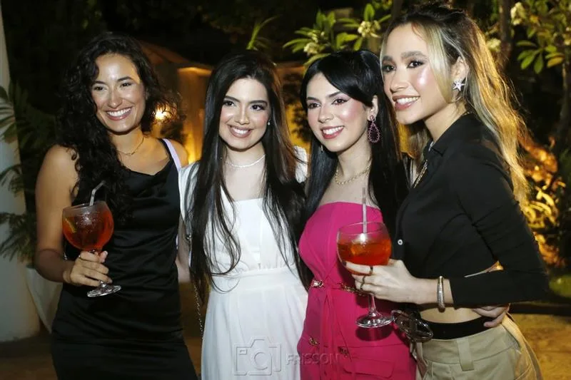Beatriz Alaíde, Gabriela Lima, Nahiana Bezerra e Lissa Dias Branco