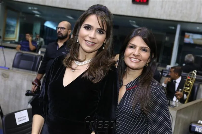 Camila e Ana Cintia Benevides