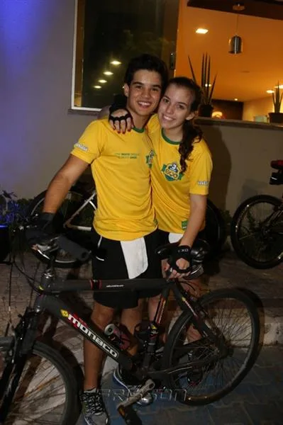 Iago Claudino e Julia Aguiar