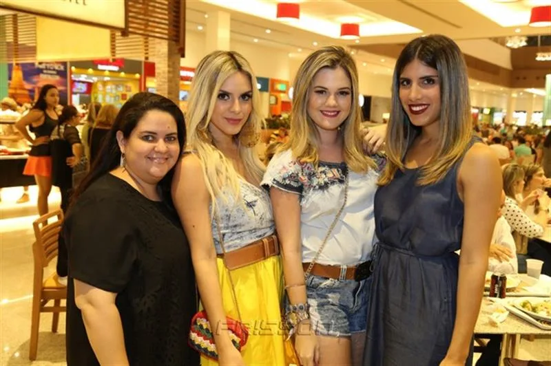 Fernanda Lino, Camila Lima, Marina e Carol Benevides
