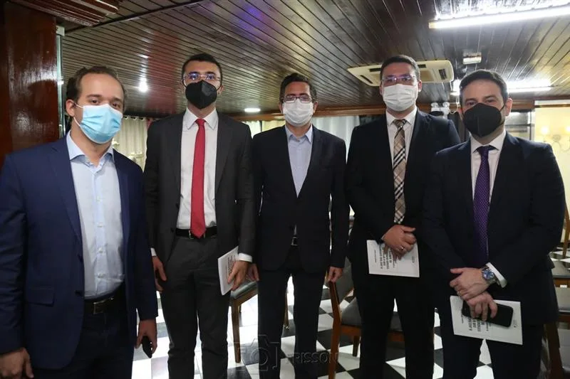 Abraão Bezerra, Lucas Conrado, Roberto Victor, Gabriel Brandão e Renan Benevides
