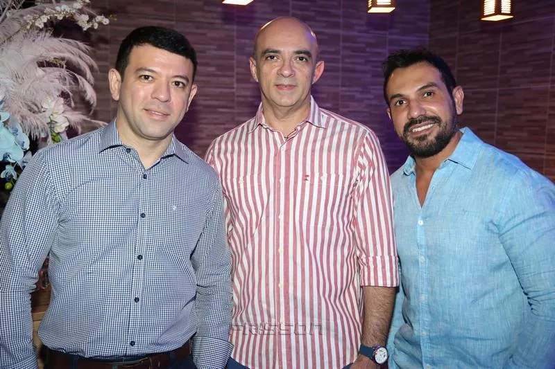 Alan Carvalho, Manu Gomes e Adailson Vieira