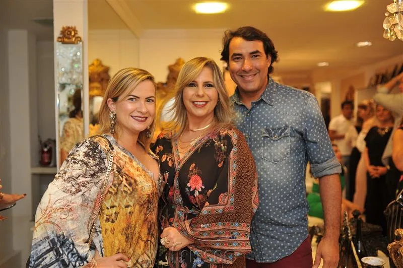Briane de Castro, Sandra Hartmann e Nonato Barreto