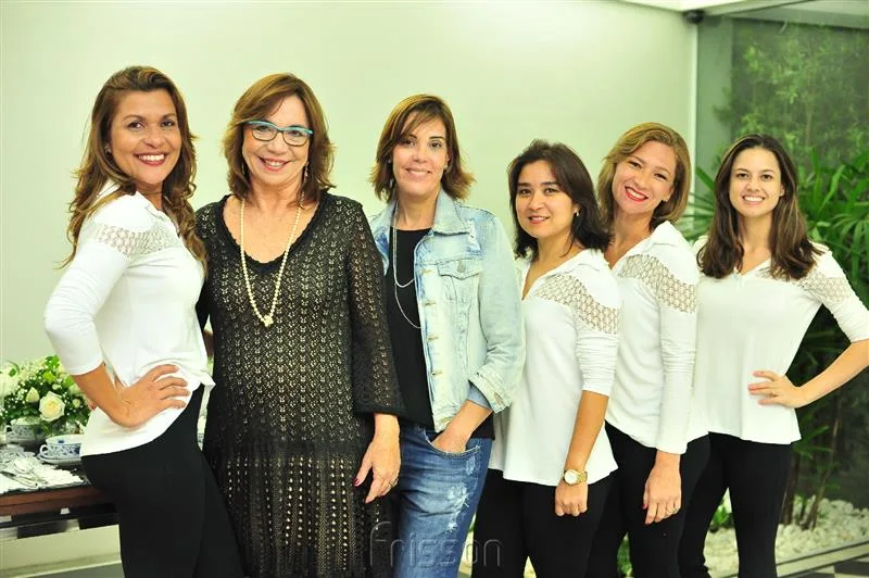 Helane Araújo, Lúcia Wolff, Neide Lelis, Cristiana Oliveira e Ruth Canuto