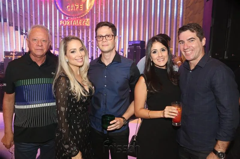 Alexandre Neto, Camila, Alexandre Guizardi, Nicole Bachi e Fredy Menezes