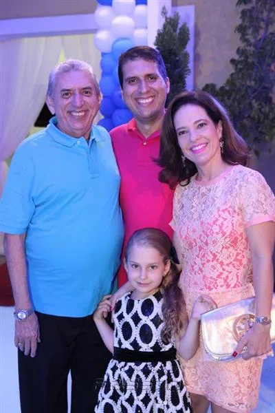 Antônio dos Santos, João Jorge, Camila e Gabriela Cavalcante
