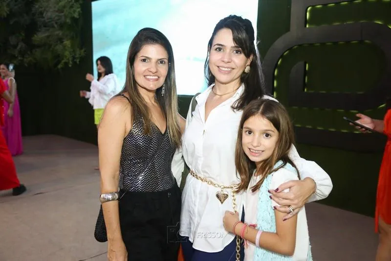 Ana Cíntia, Camila e Beatriz Benevides